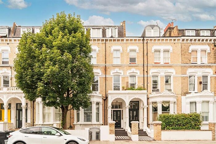 1 Bedroom Flat For Sale In Sinclair Road, Brook Green, W14