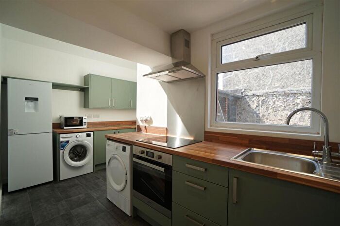 5 Bedroom House To Rent In Princes Road, Bangor, LL57