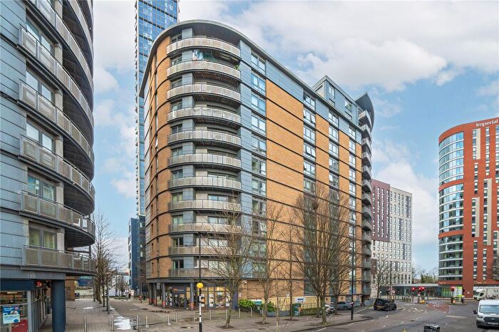 2 Bedroom Flat To Rent In Victoria Road, London, W3