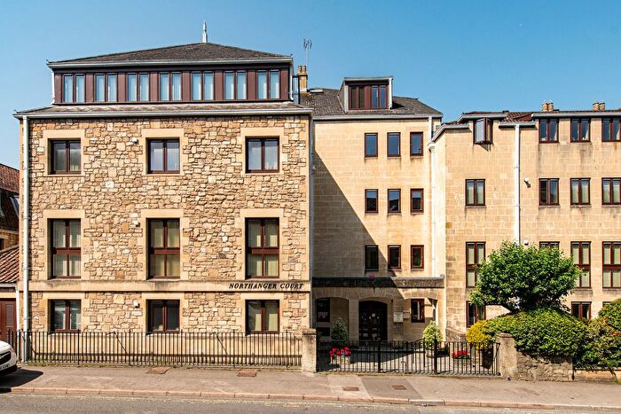 3 Bedroom Flat For Sale In Grove Street, Bath, BA2