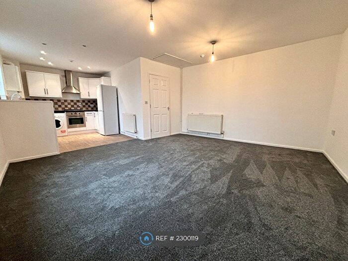 2 Bedroom Flat To Rent In North Street, Bedminster, Bristol, BS3