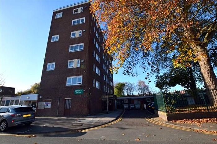 1 Bedroom Flat To Rent In Eastbury Court, Blake Avenue, Barking, IG11