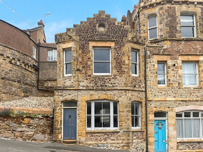 4 Bedroom Semi-Detached House To Rent In Boscobel Road, St Leonards, TN38