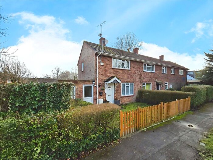 2 Bedroom End Of Terrace House For Sale In Lindenhill Road, Bracknell, Berkshire, RG42