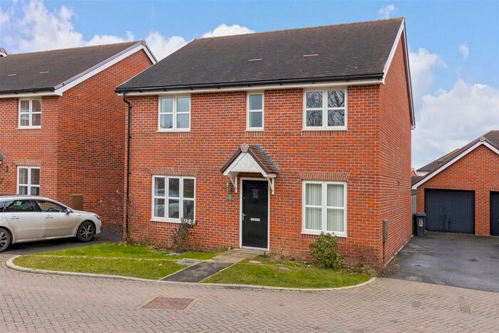 4 Bedroom Property To Rent In Malthouse Way, Worthing, BN13