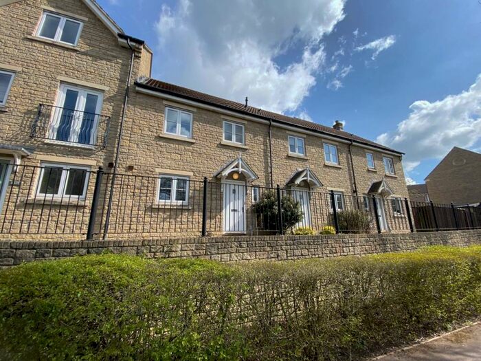 3 Bedroom House To Rent In River Walk, Frome, Somerset, BA11