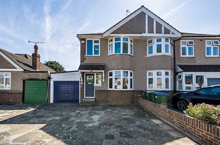 3 Bedroom Semi Detached House For Sale In Little Birches, Sidcup, DA15
