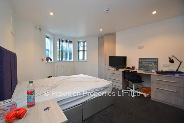4 Bedroom Flat To Rent In Regent Park Avenue, Hyde Leeds, LS6