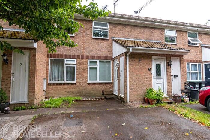 2 Bedroom Maisonette For Sale In Applewood Place, Totton, Southampton, Hampshire, SO40