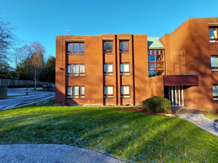 2 Bedroom Flat To Rent In Bowlas Avenue, Sutton Coldfield, B74