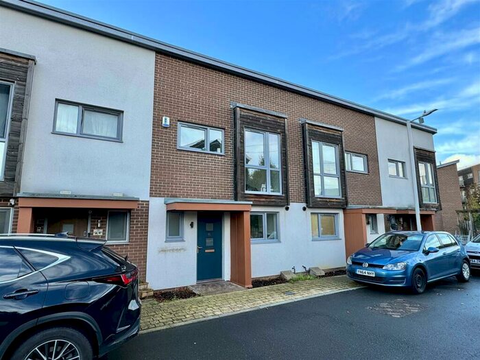 2 Bedroom Apartment To Rent In Lady Jane Place, Dartford, DA1