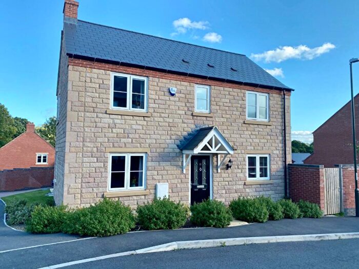 3 Bedroom Link Detached House To Rent In Meerbrook Drive, Wirksworth, DE4