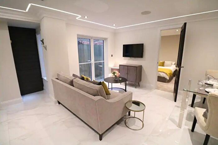 1 Bedroom Apartment To Rent In Swan Lane, Jubilee House, Furnished, SO23