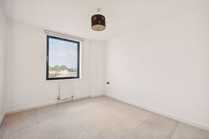 2 Bedroom Flat For Sale In Cubitt Court, Park Village East, London, NW1