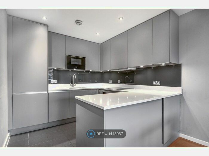 1 Bedroom Flat To Rent In Horse Shoe Court, London, EC1V