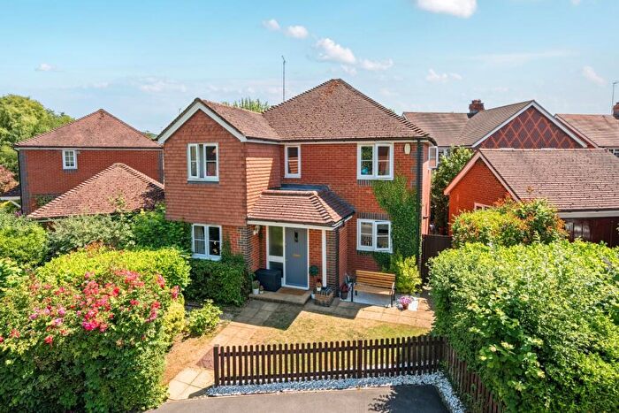 4 Bedroom Detached House To Rent In Leather Lane Gomshall, GU5