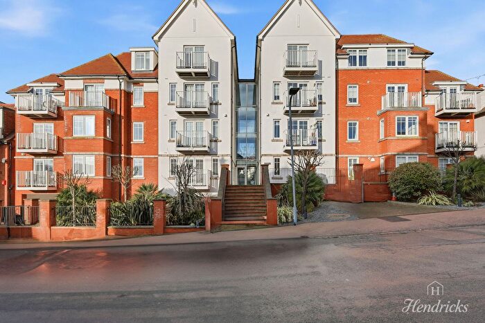 2 Bedroom Flat For Sale In Pembury Road, Westcliff-On-Sea, SS0