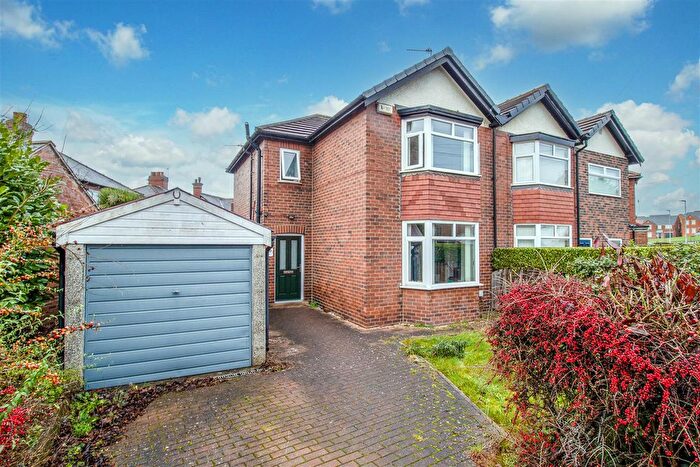 3 Bedroom Semi-Detached House For Sale In Whitehall Crescent, Wakefield, WF1
