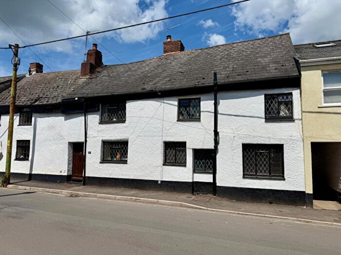 3 Bedroom Terraced House For Sale In Fore Street, Ide, EX2