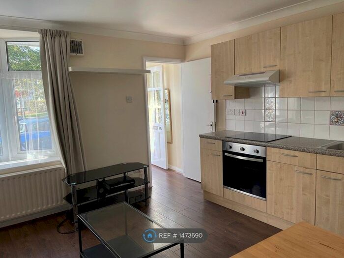 1 Bedroom Flat To Rent In Raleigh Drive, London, N20