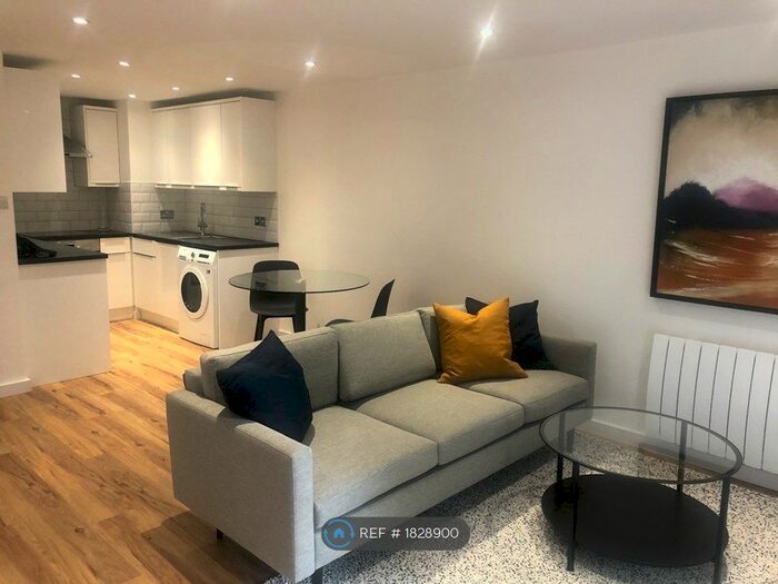 Studio To Rent In George Leybourne House, London, E1