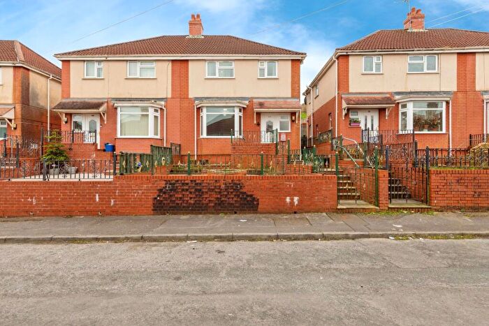 3 Bedroom Semi-Detached House For Sale In Garden Suburbs, Trimsaran, Kidwelly, Carmarthenshire, SA17