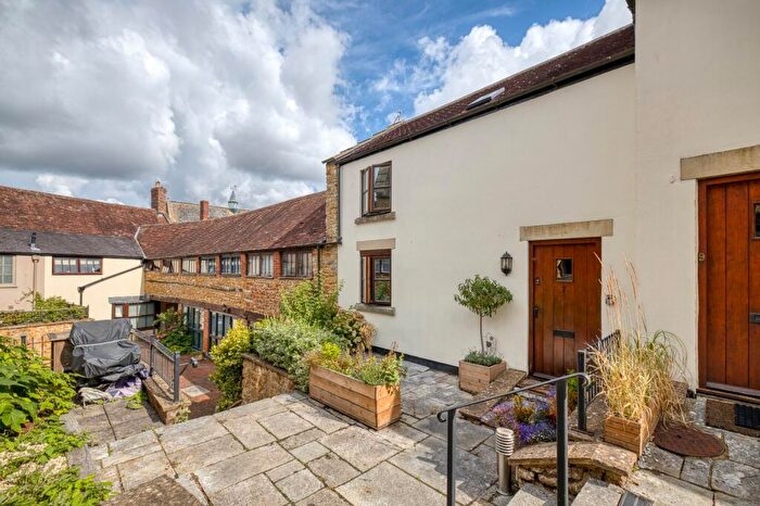 2 Bedroom Mews To Rent In Fore Street, Castle Cary, Somerset, BA7