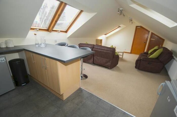 2 Bedroom Flat To Rent In Skene Square, Rosemount, Aberdeen, AB25