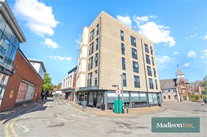 1 Bedroom Apartment To Rent In High Road, Loughton, Essex, IG10