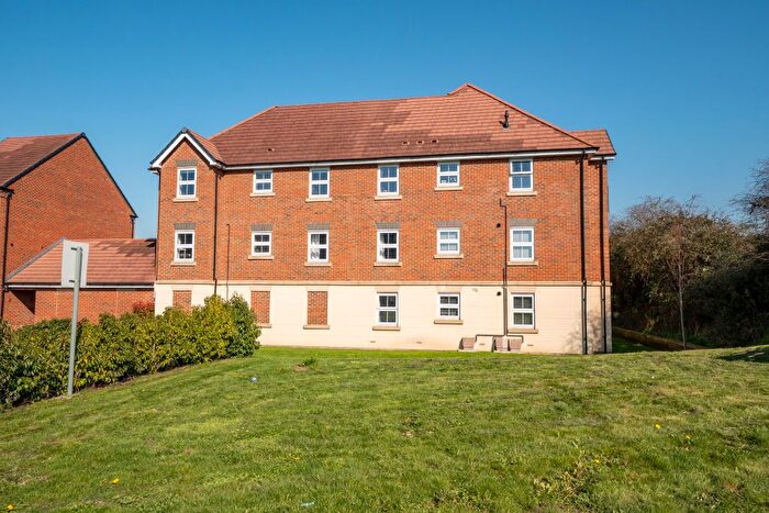 2 Bedroom Flat For Sale In Marchment Close, Picket Piece, SP11