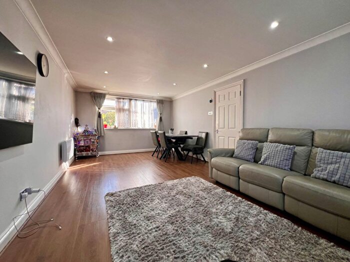 2 Bedroom Terraced House To Rent In Church Road, Ilford, IG2