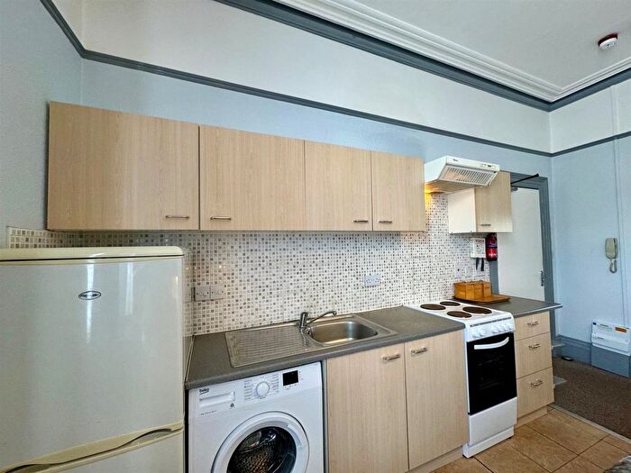 1 Bedroom Flat To Rent In Abbey Road, Torquay, TQ2