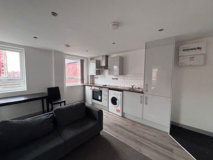 1 Bedroom Flat To Rent In South Street, Hull, HU1