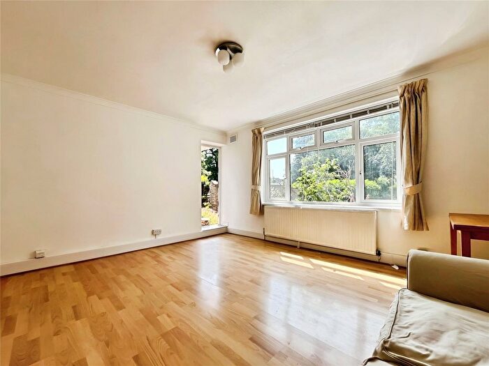 1 Bedroom Flat To Rent In Hampton Road, Twickenham, TW2