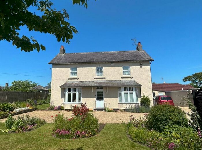 4 Bedroom Detached House For Sale In Wayside Close, Kington Langley, Chippenham, SN15