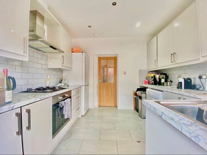 4 Bedroom Terraced House To Rent In Totterdown Street, Tooting Broadway, London, SW17