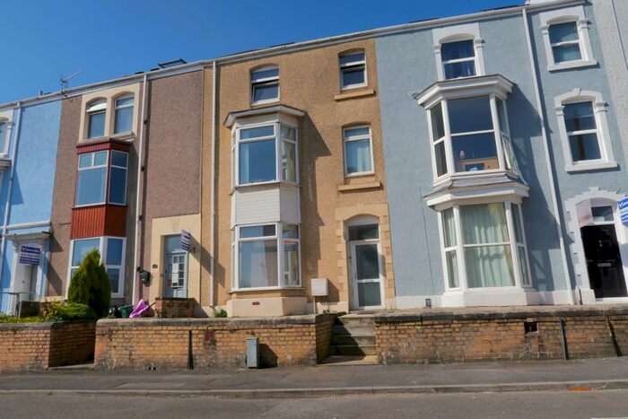 3 Bedroom Property To Rent In Bryn Road, Brynmill, Swansea, SA2