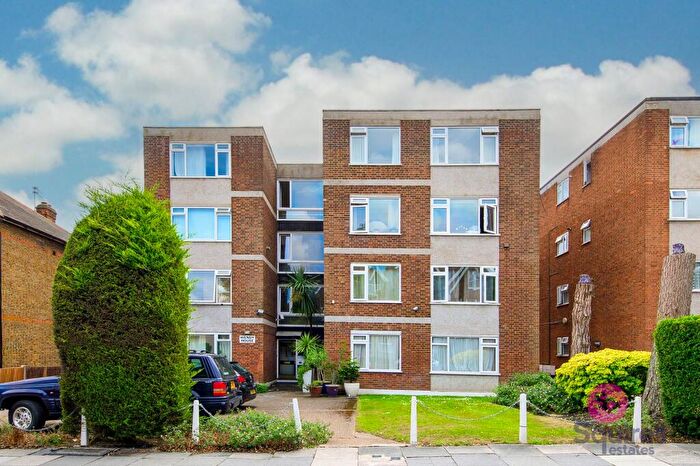 1 Bedroom Flat For Sale In Torrington Park, Wendy House Torrington Park, N12