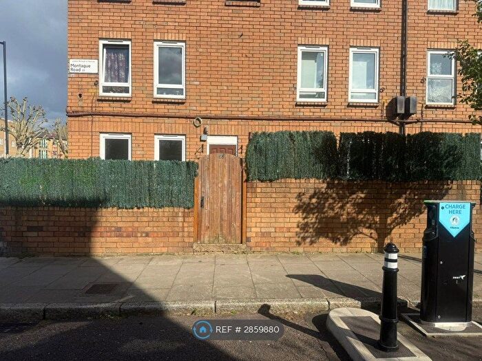 2 Bedroom Flat To Rent In Montague Road, London, E8