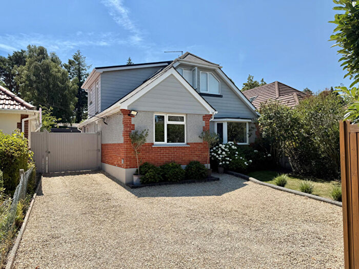 4 Bedroom Detached House For Sale In Albert Road, Ferndown, Dorset, BH22