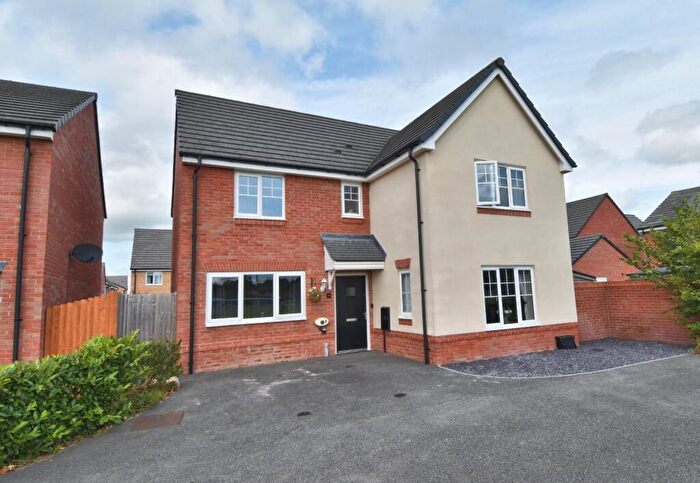 4 Bedroom Detached House For Sale In Stryd Yr Wylan, Ruthin, LL15