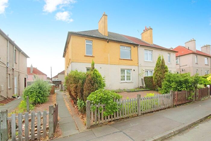 2 Bedroom Flat To Rent In Dewar Drive, Leven, Fife, KY8