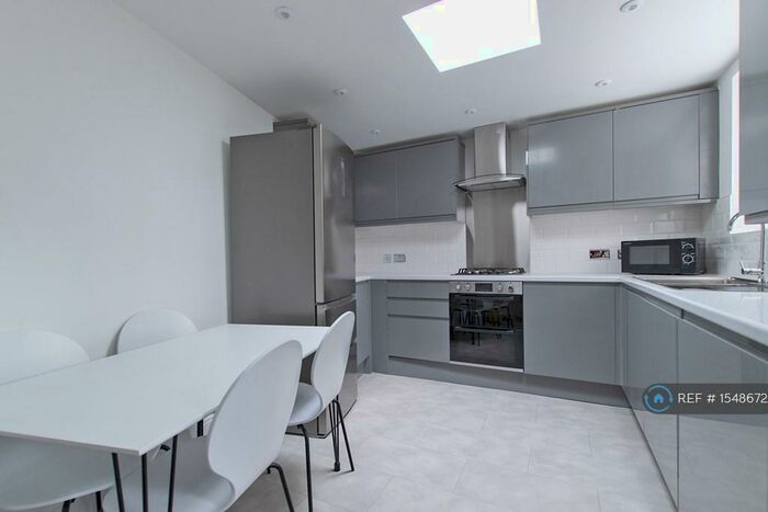 4 Bedroom Semi-Detached House To Rent In Nithsdale Road, Liverpool, L15