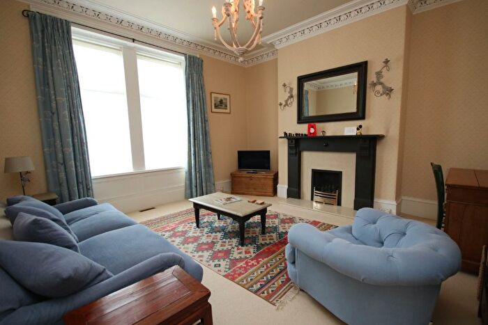 2 Bedroom Flat To Rent In Bonnymuir Place, Rosemount, Aberdeen, AB15