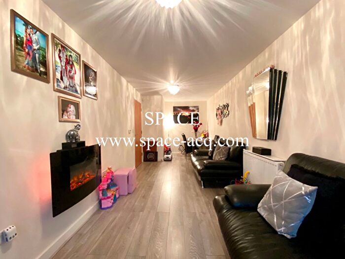 2 Bedroom Flat To Rent In Flat, Bole Court, Cecil Road, Enfield, EN2