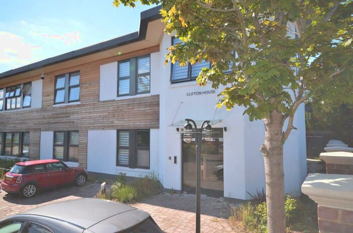 Flat To Rent In Clifton House, Brants Bridge, Bracknell, RG12