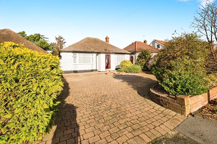 3 Bedroom Bungalow For Sale In Purfleet Road, Aveley, South Ockendon, Essex, RM15