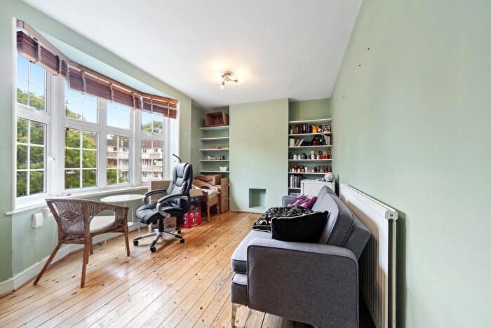 2 Bedroom Flat To Rent In Cranleigh Street, Camden, NW1