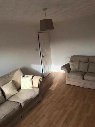 2 Bedroom Flat To Rent In Flat, Medway Court, Llantwit Fadre, CF38