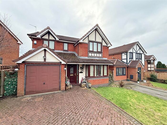 4 Bedroom Detached House For Sale In Meadowbank, Ashton-Under-Lyne, OL7
